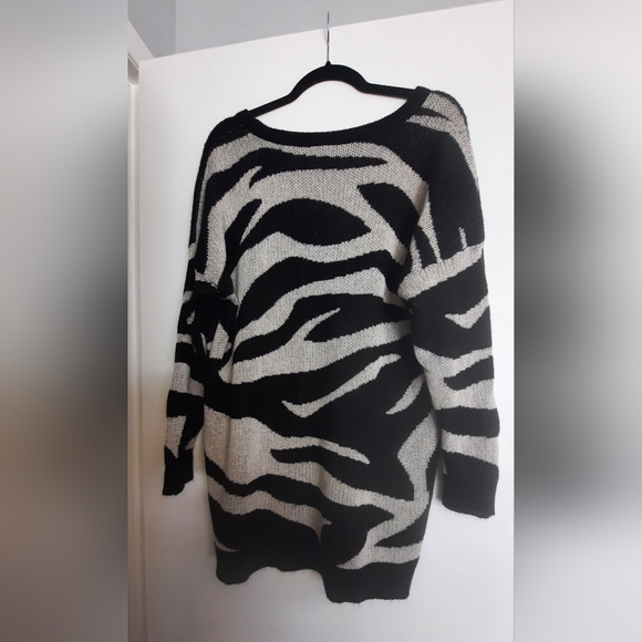 COPY - 2x torrid tiger stripe sweater - Picture 2 of 2